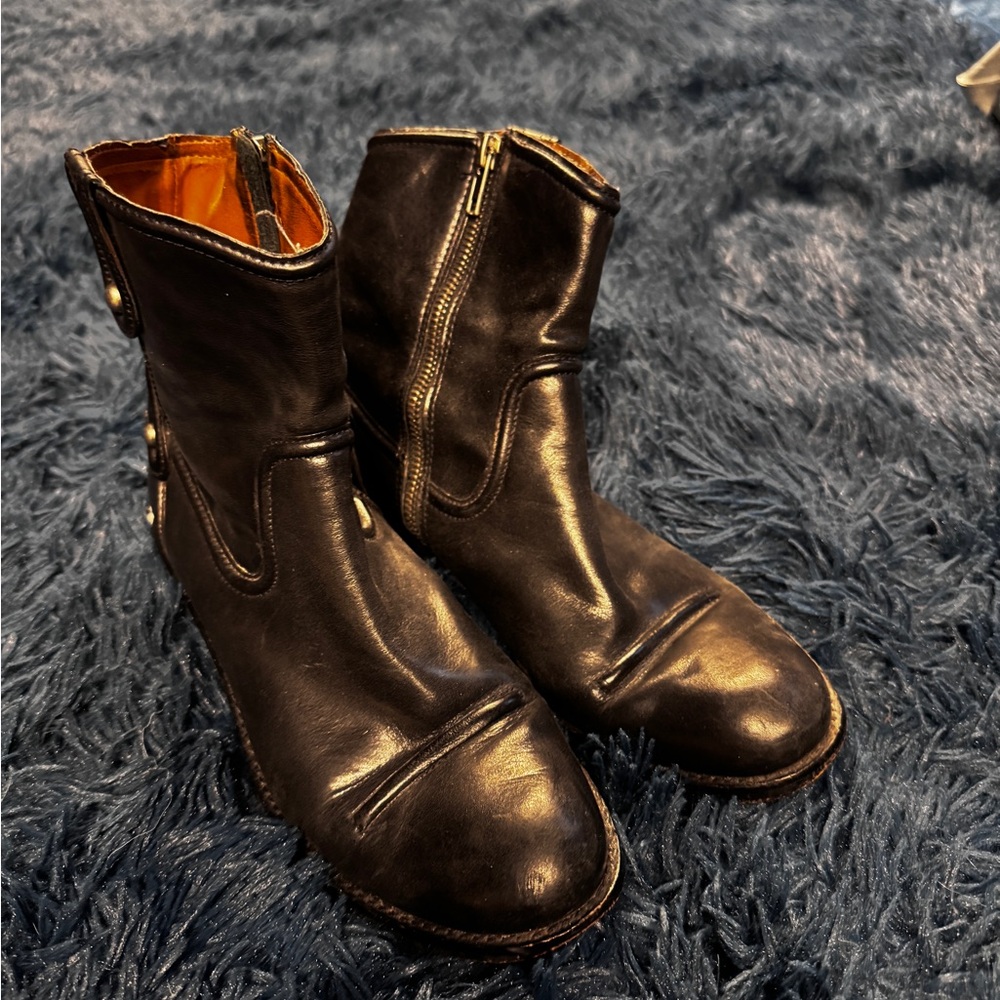 Black Juicy Couture Leather Chiller Boots Women’s